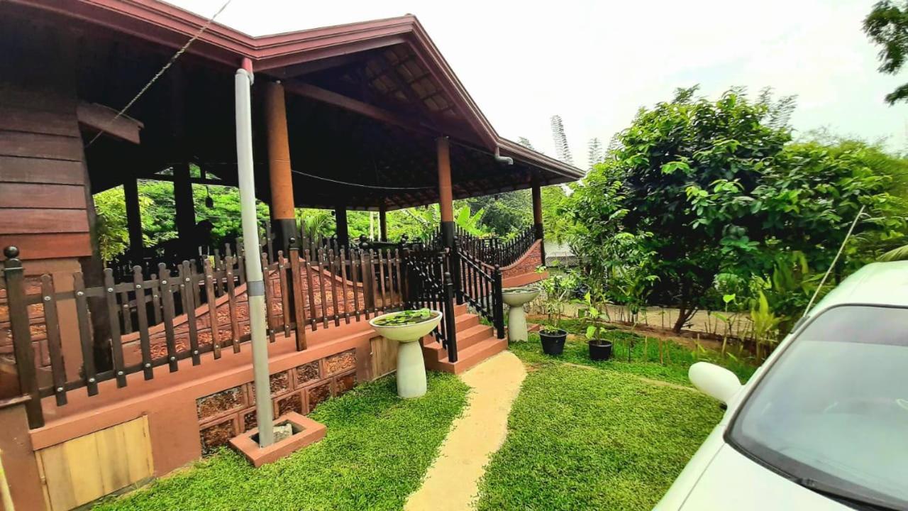 Loveena By H.S. Restaurant & Guest Tangalle Ngoại thất bức ảnh